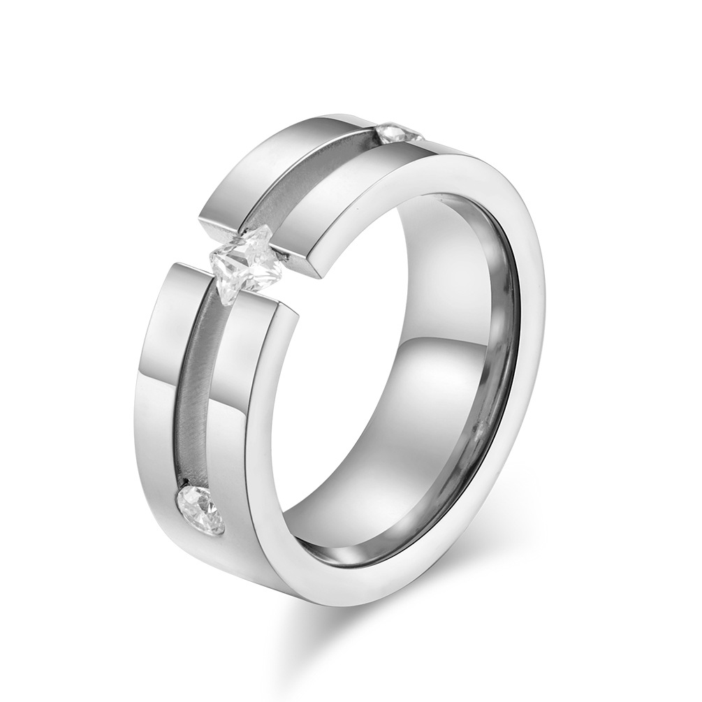 GREDZENS AR KUBISKO CIRKONIJU