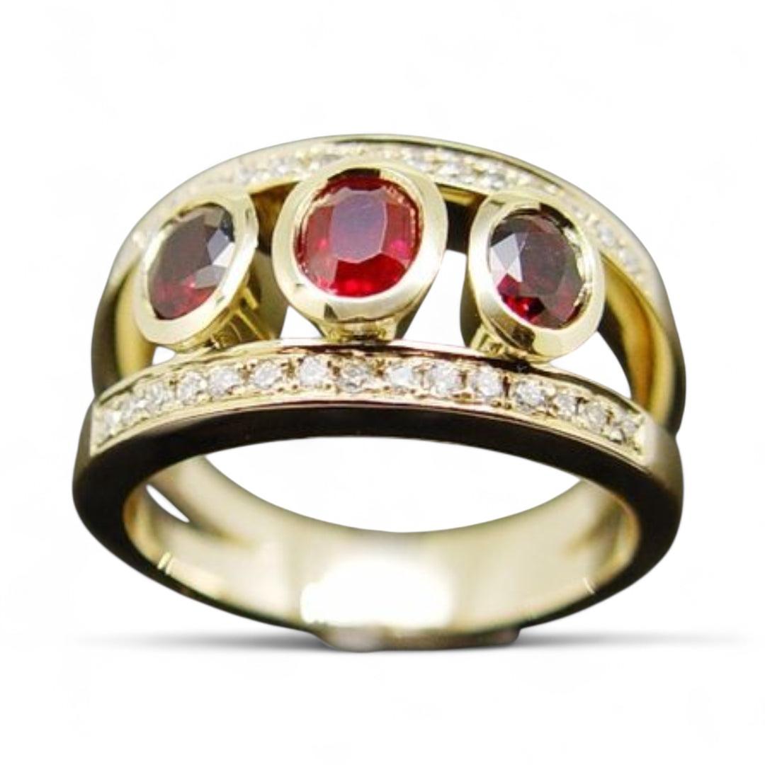 VINTĀŽAS ZELTA TOŅA GREDZENS AR SARKANU KUBISKO CIRKONIJU