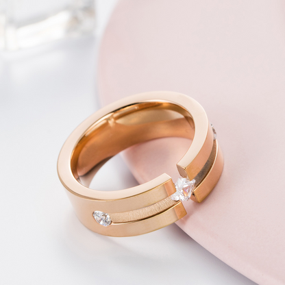 GREDZENS AR KUBISKO CIRKONIJU