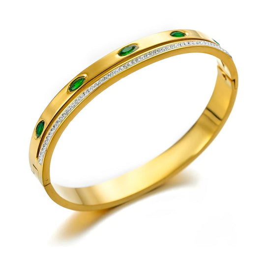 ZELTA TOŅA APROCE AR ZAĻIEM UN BALTIEM AKMEŅIEM