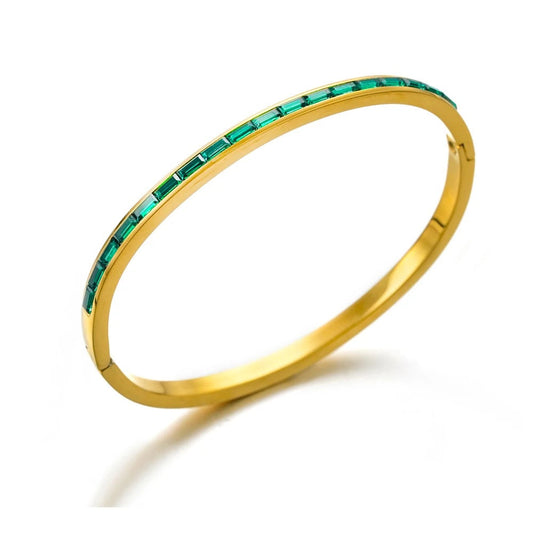 ZELTA TOŅA APROCE AR ZAĻIEM AKMEŅIEM