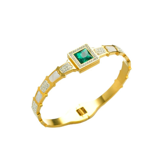 ZELTA TOŅA APROCE AR ZAĻU AKMENI