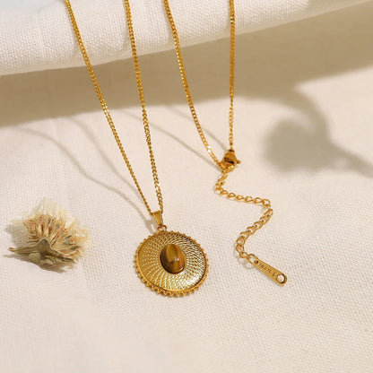 ZELTA TOŅA KAKLAROTA AR APAĻU KULONU